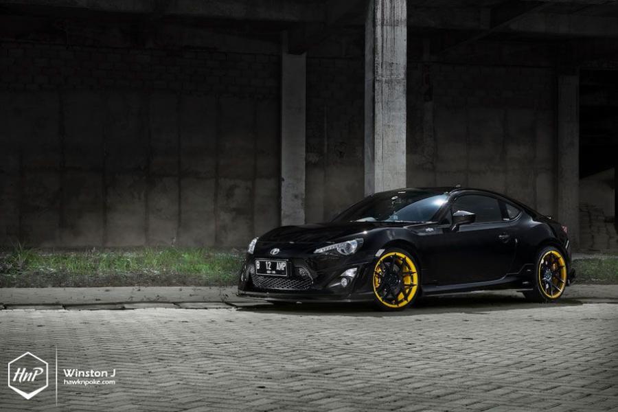  Toyota GT 86 in Unique Indonesian Tuning 2014 года  (фото 1 из 18)